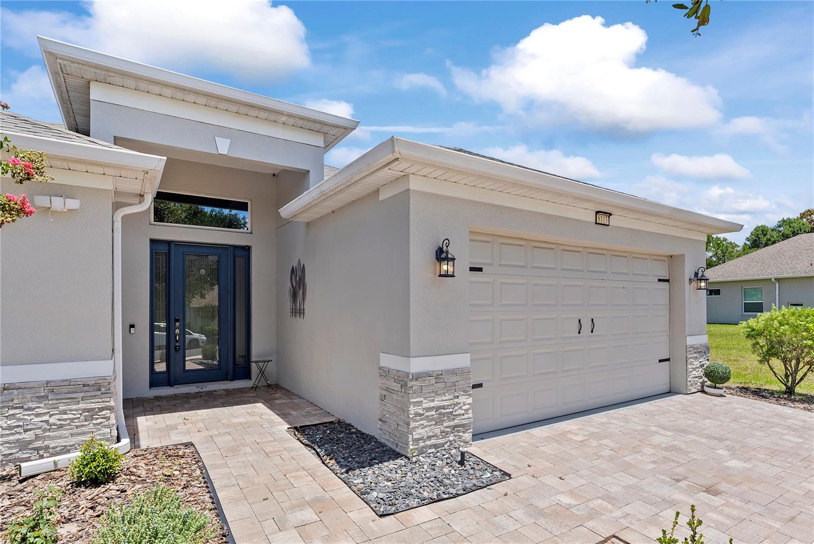 Listing photo 2 for 8113 Bridgeport Bay Cir