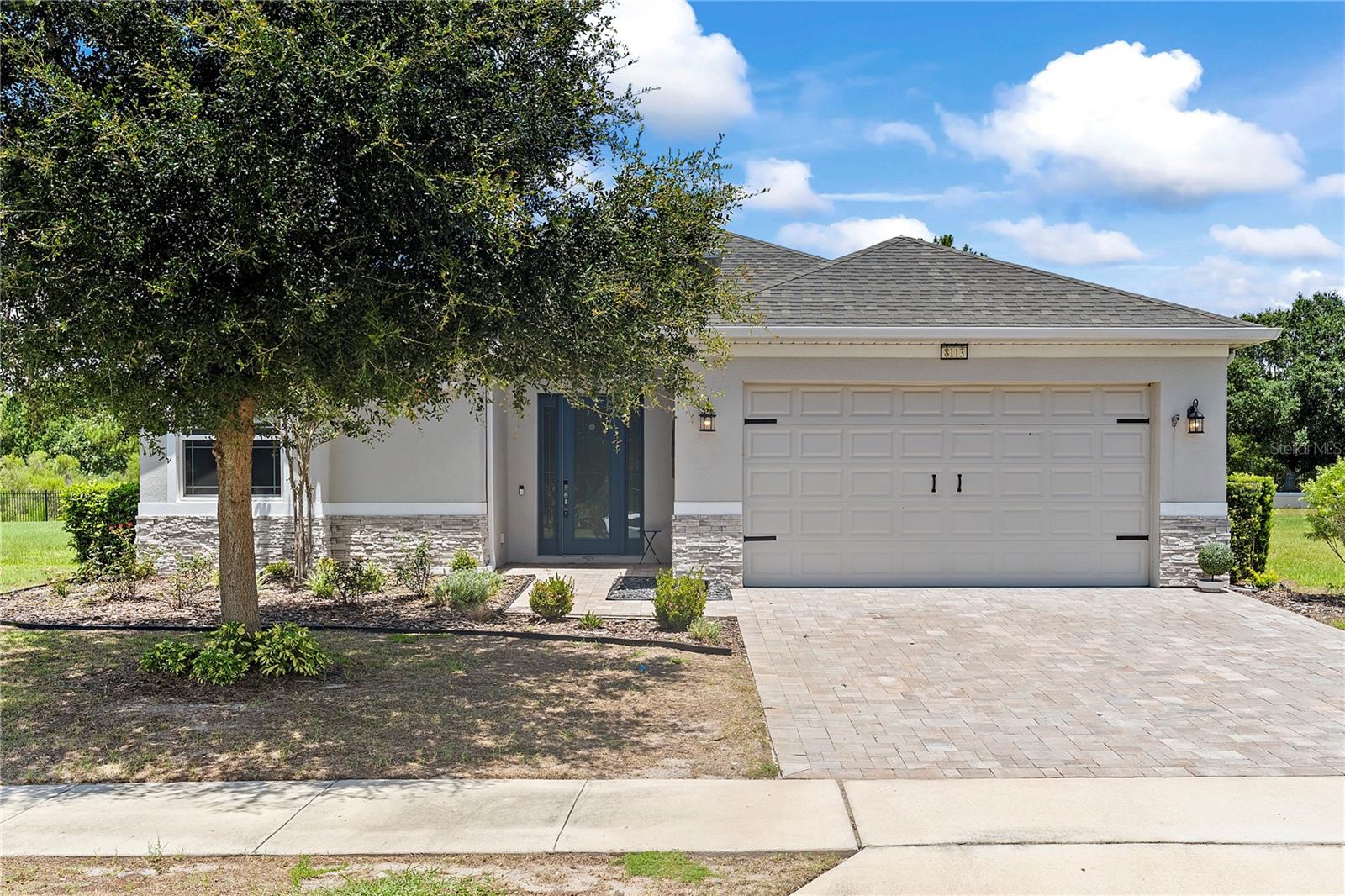Listing photo 1 for 8113 Bridgeport Bay Cir