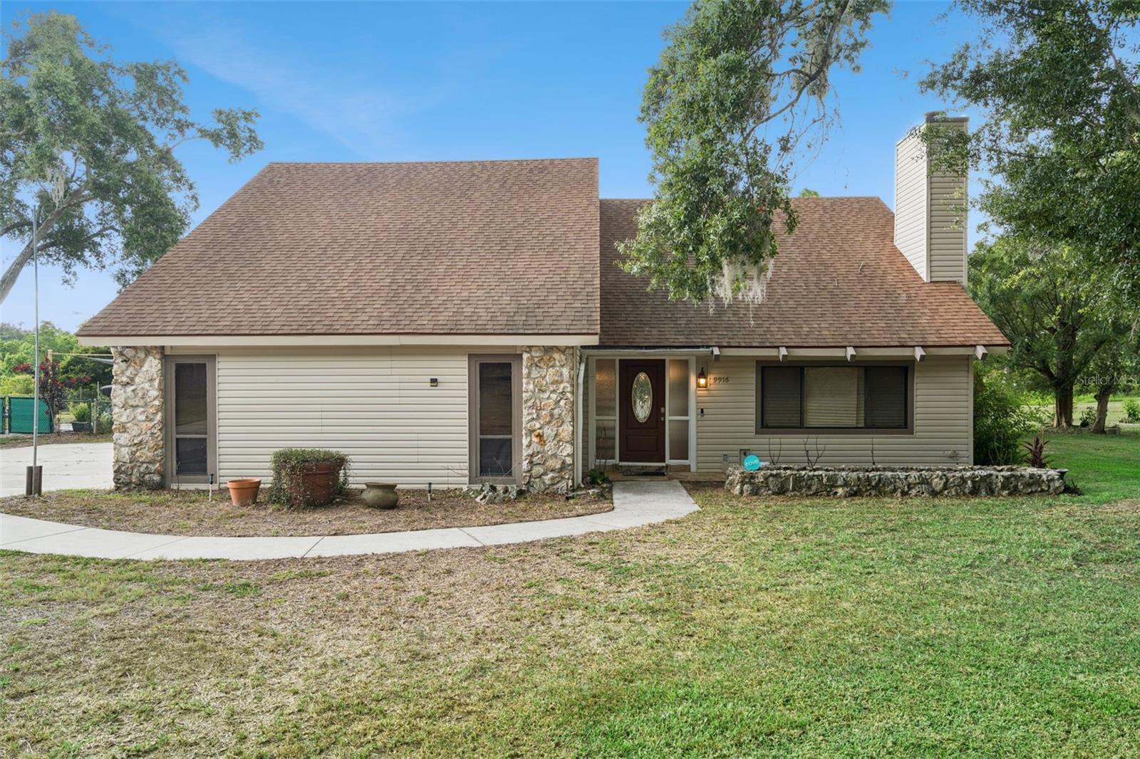 Listing photo 1 for 9916 Jackson Rd