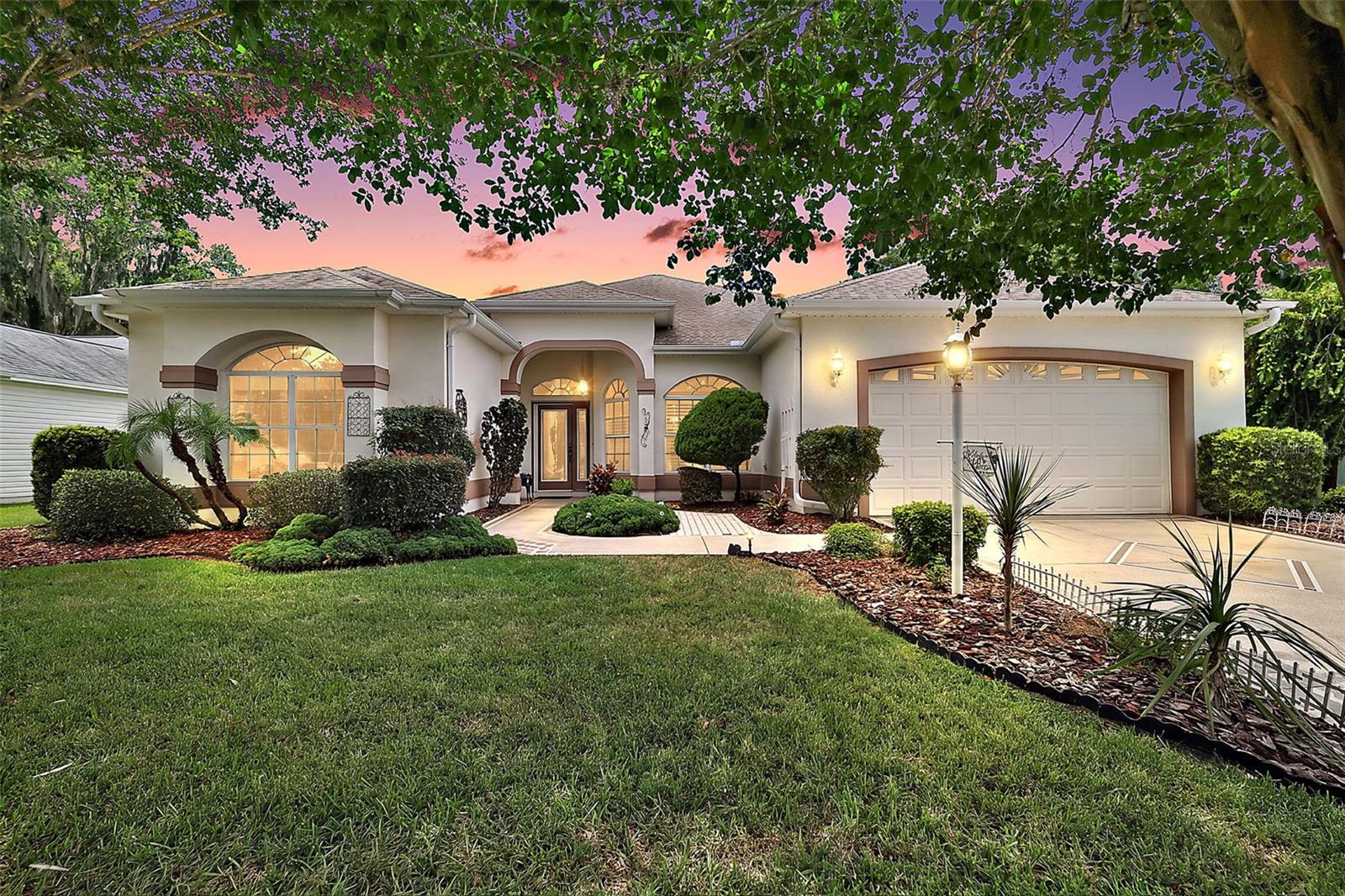 Listing photo 1 for 542 Loma Paseo Dr