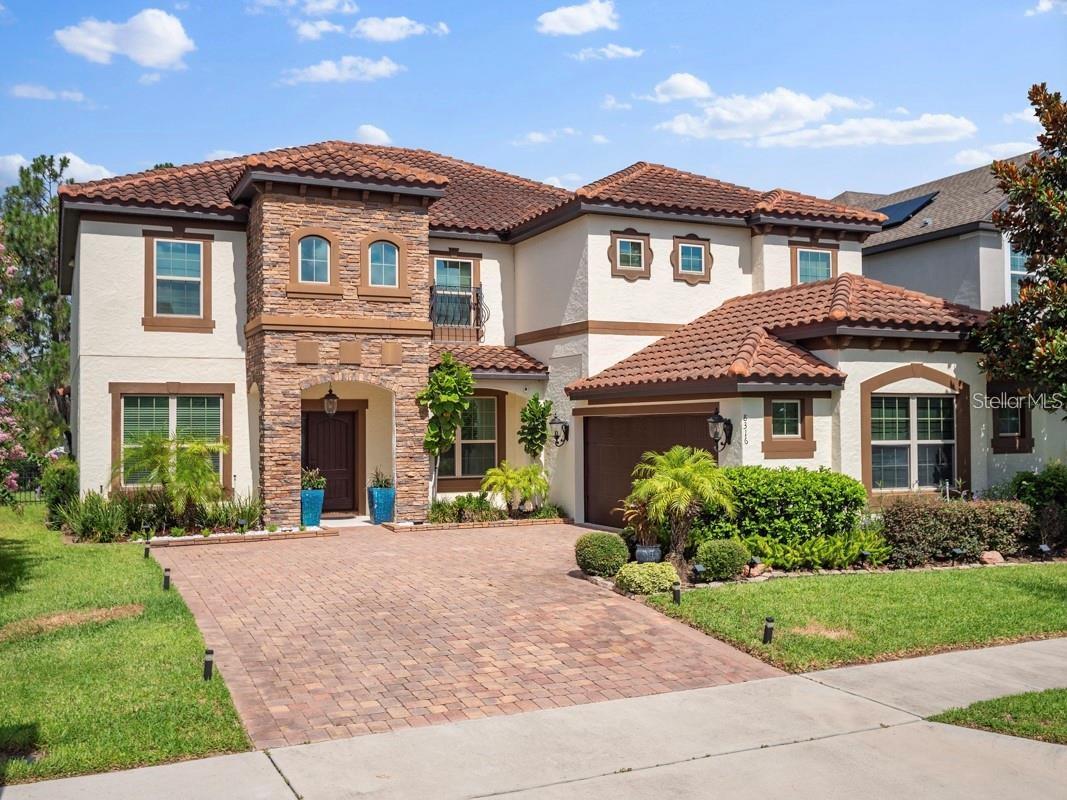 8316 LOOKOUT POINTE DRIVE