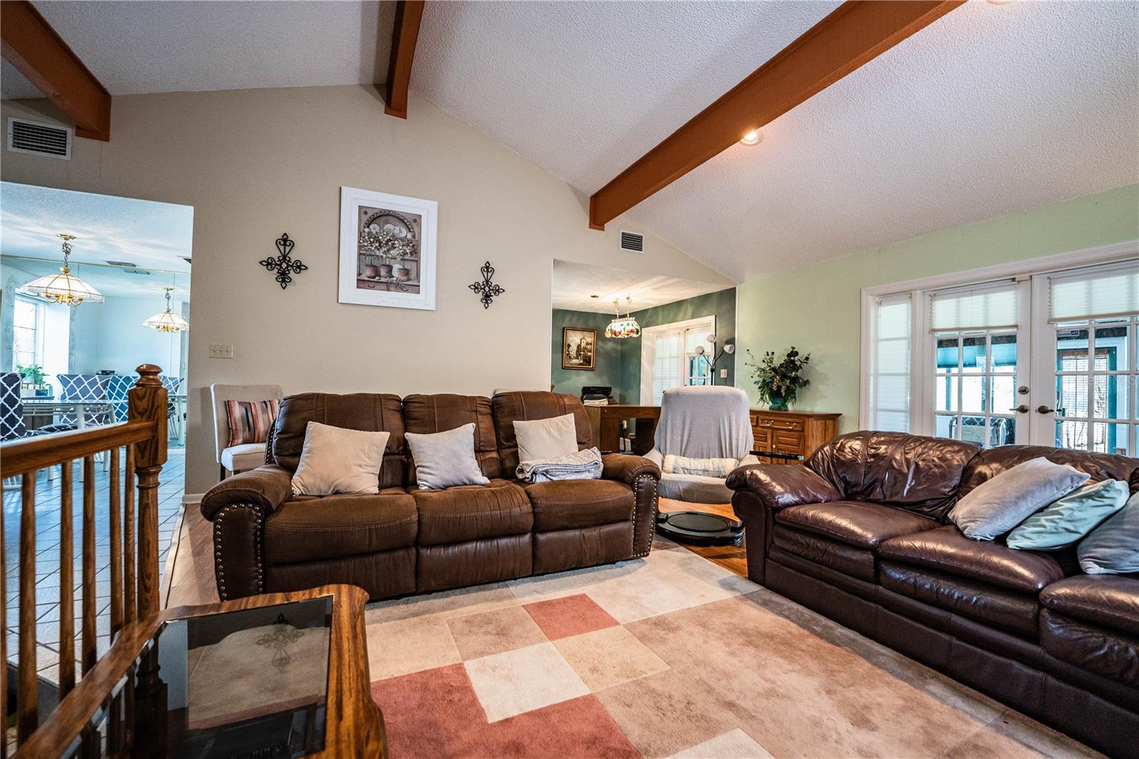 Listing photo 2 for 85 Country Club Ln