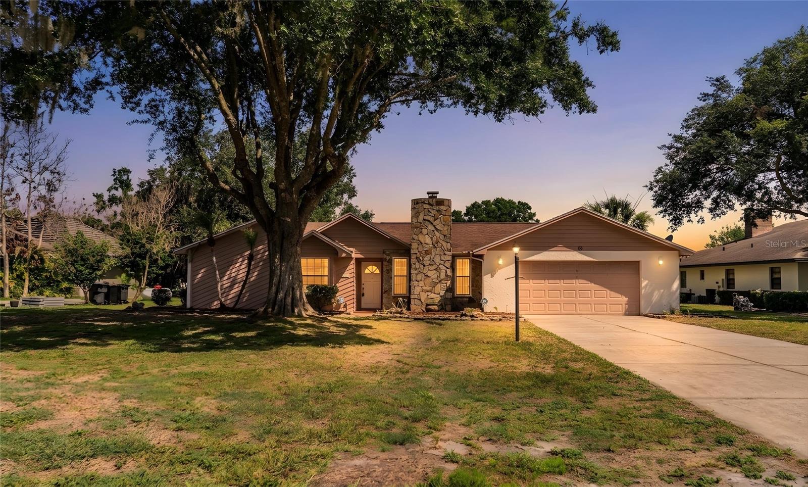 Listing photo 1 for 85 Country Club Ln