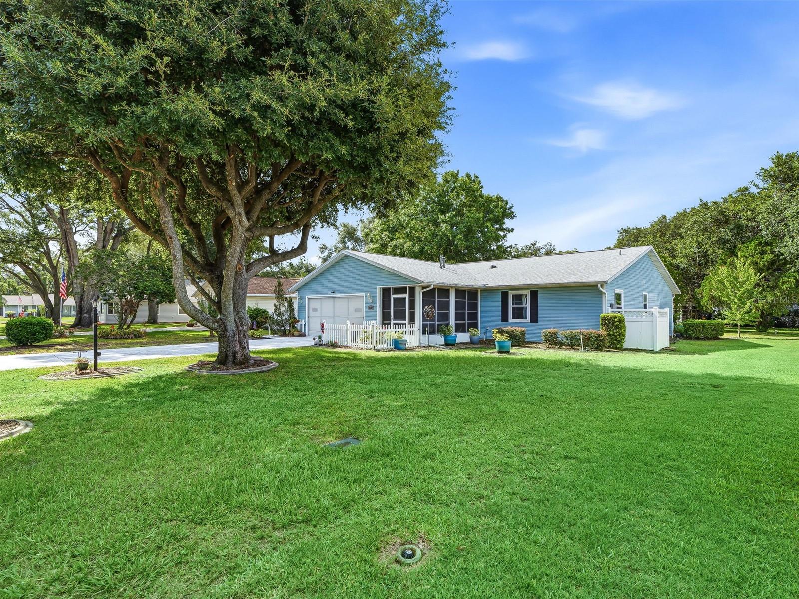 Listing photo 3 for 2107 Greenlaw Ct