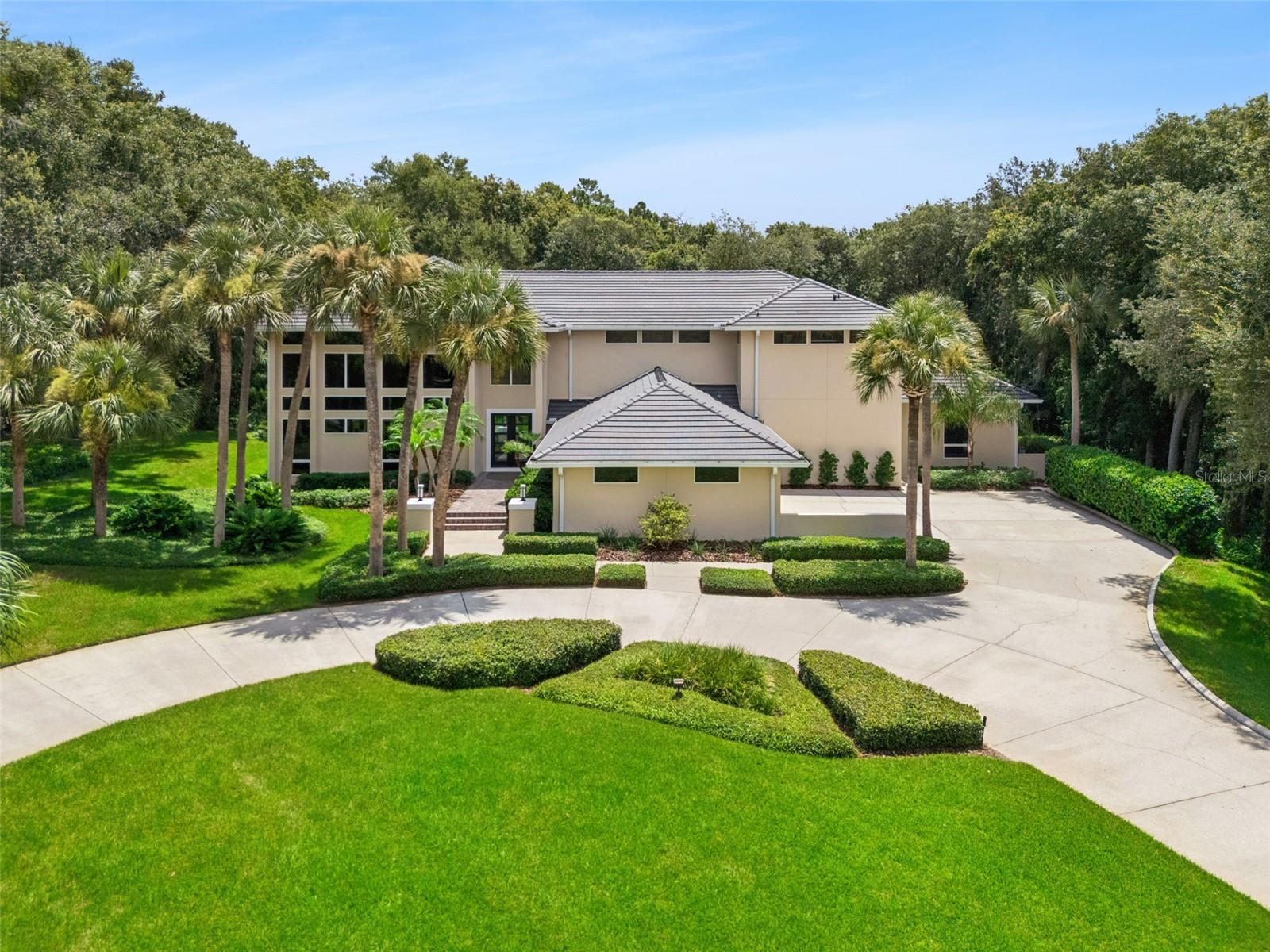 632 E CLUB CIRCLE