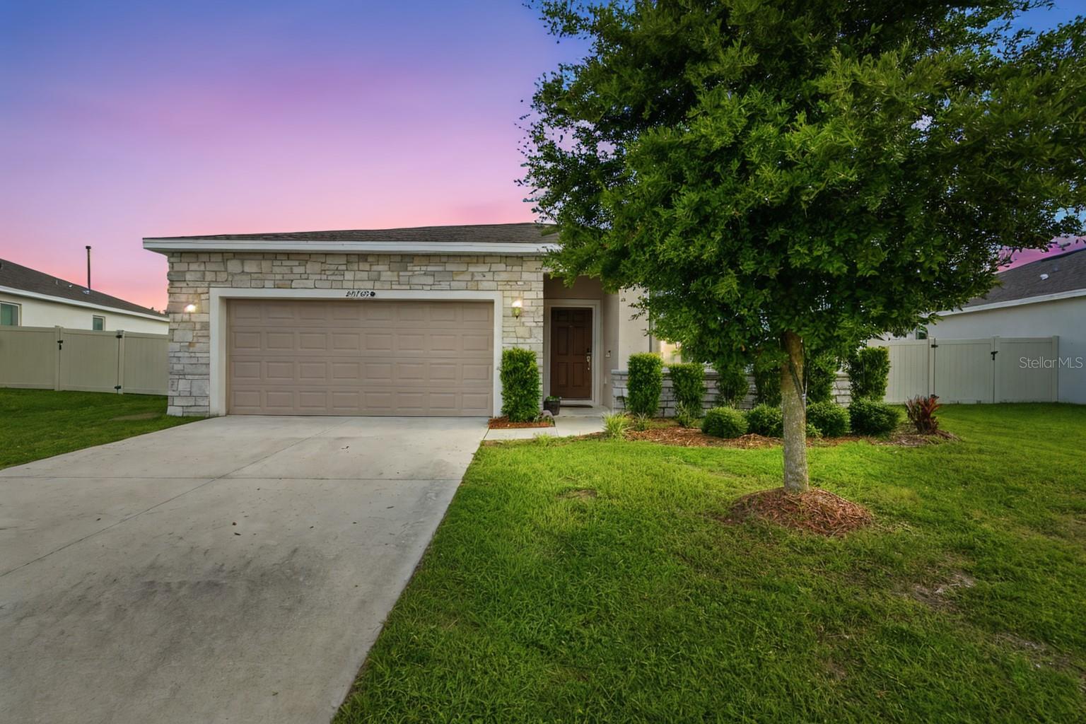 Listing photo 1 for 24409 Sunnys Halo Way