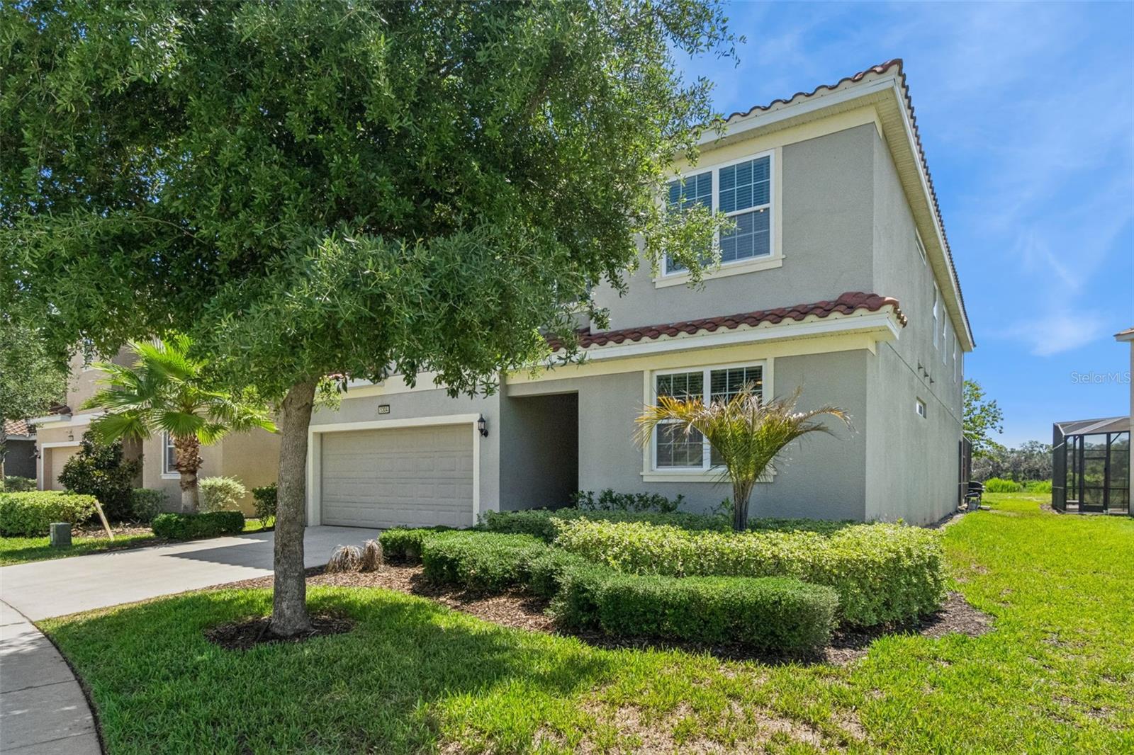 Listing photo 2 for 5304 Oakbourne Ave