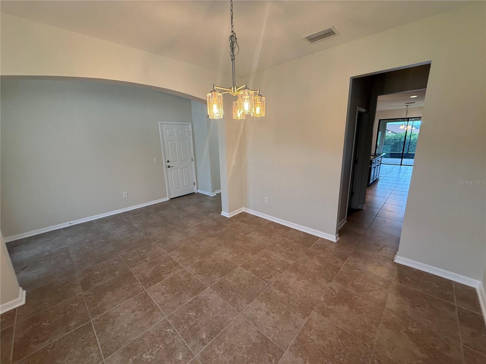 Listing photo 2 for 3969 Aquilla Dr