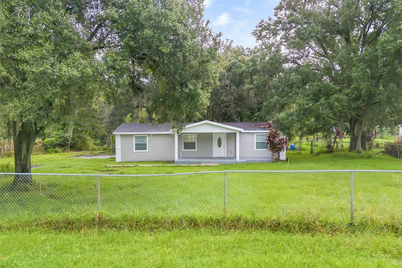 Listing photo 3 for 7325 Park Byrd Rd