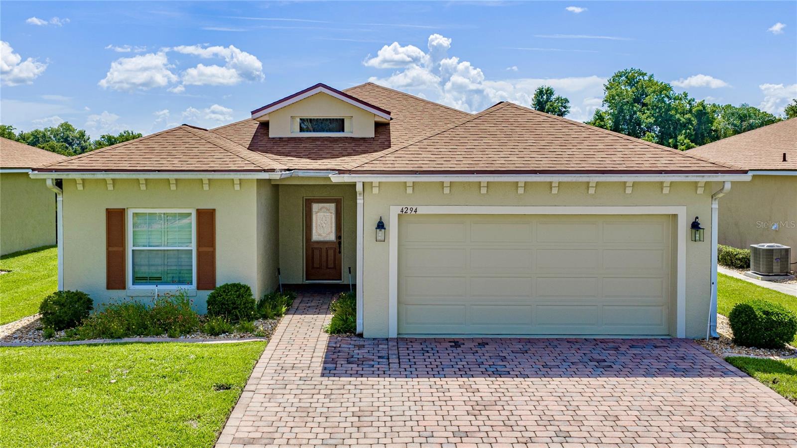 Listing photo 1 for 4294 Berwick Dr