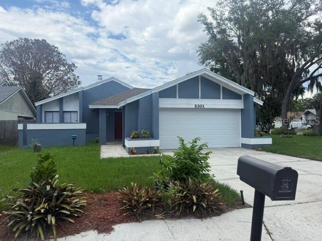 5301 PINEBURY COURT