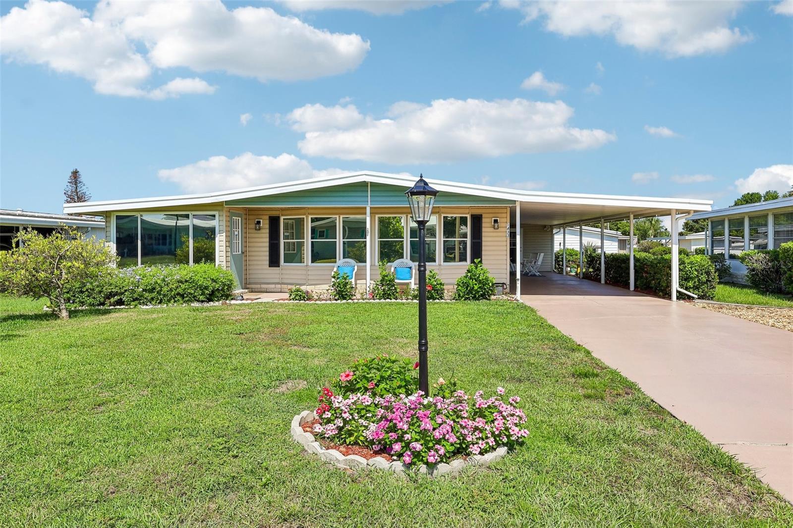 Listing photo 1 for 1433 Apache Cir