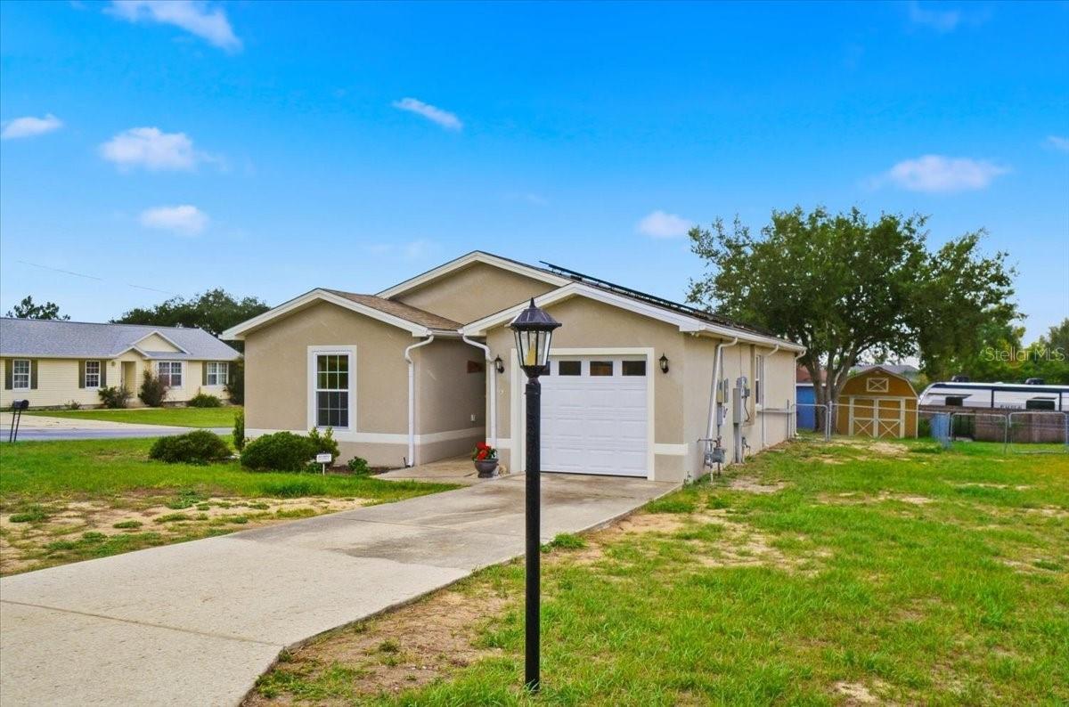 Listing photo 3 for 115 Seminole Rd