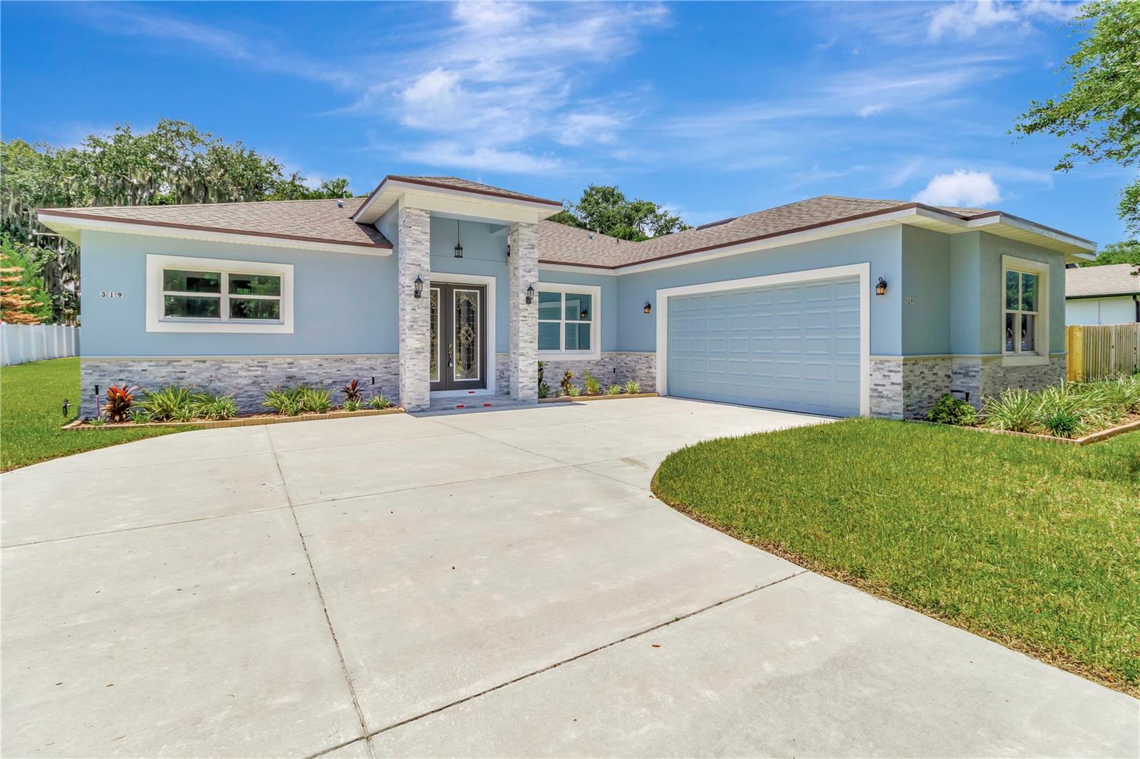Listing photo 2 for 319 Water Shore Dr