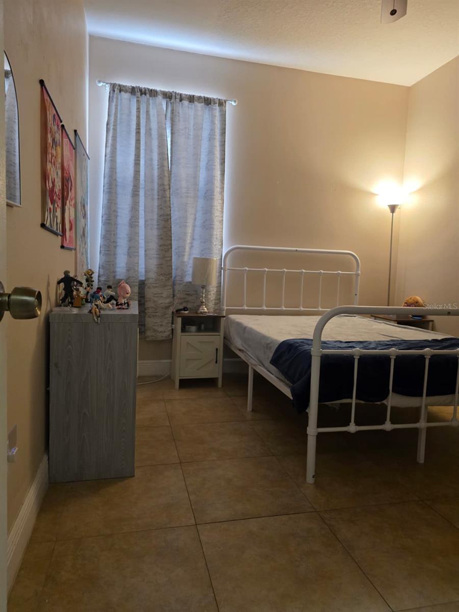 Photo 33
