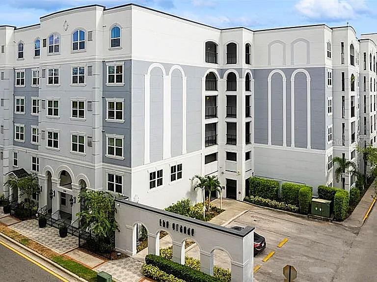 304 E SOUTH STREET Unit 2029