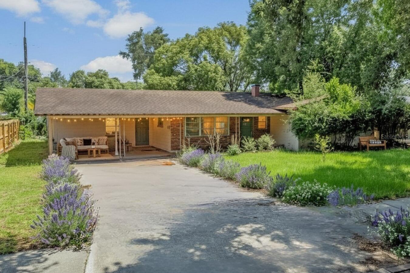 2406 DELLWOOD DRIVE