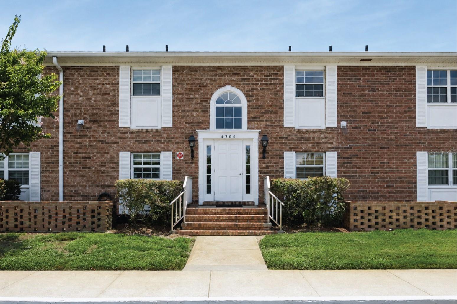 4300 LAKE UNDERHILL ROAD Unit 23B2