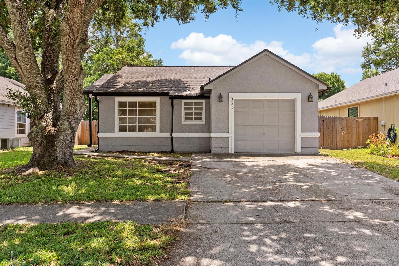 Listing photo 1 for 1969 Sheeler Oaks Dr