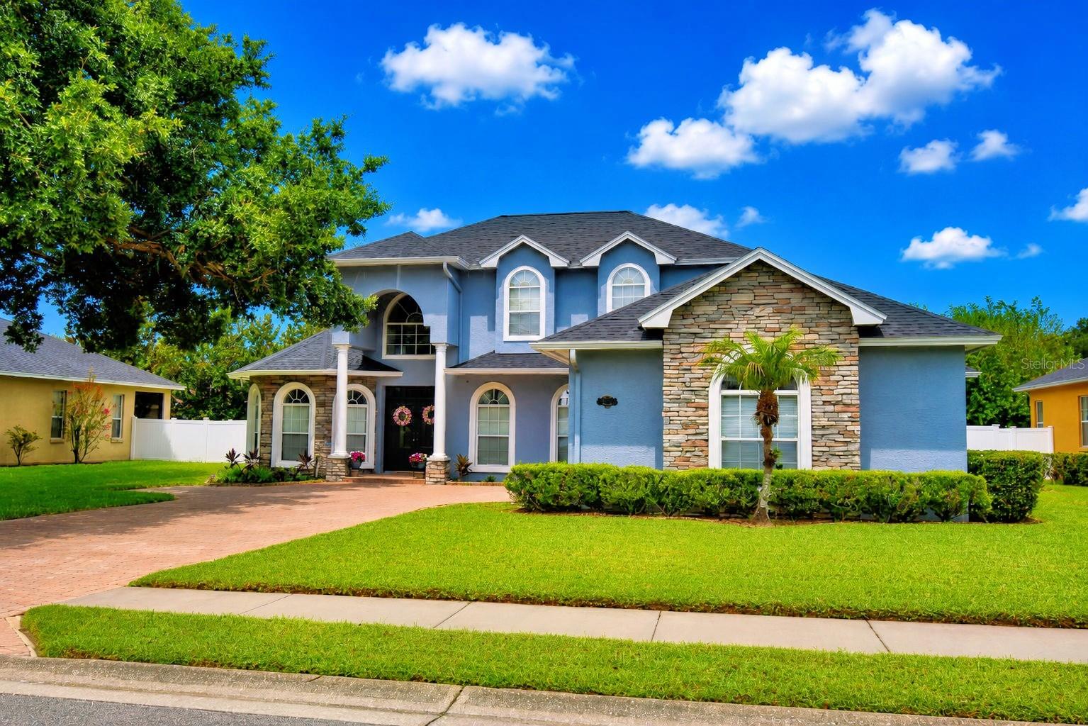 Listing photo 1 for 5516 Black Hawk Ln