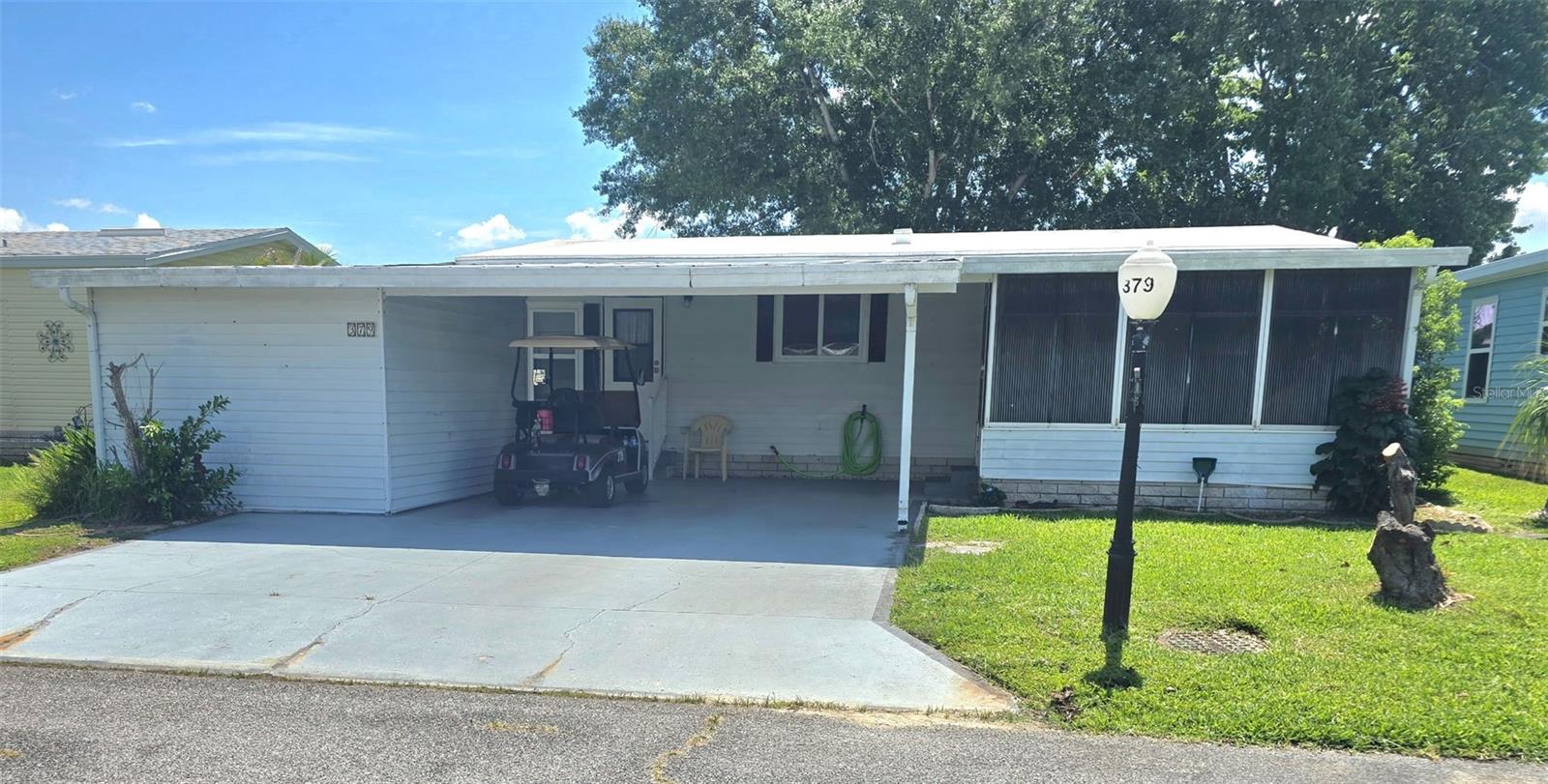 Listing photo 1 for 379 Townbridge Dr
