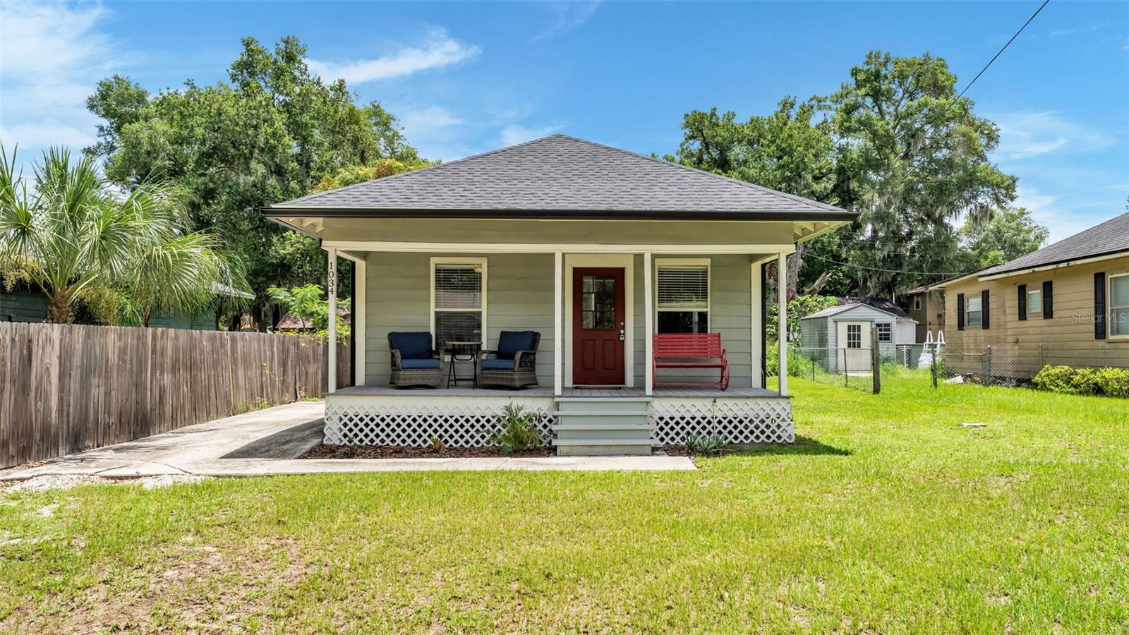 Listing photo 1 for 1034 S Dakota Ave
