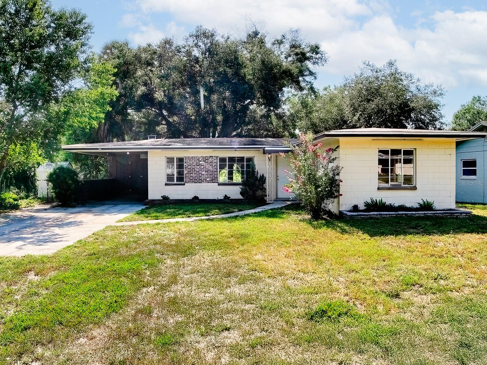 Listing photo 1 for 404 Louis St