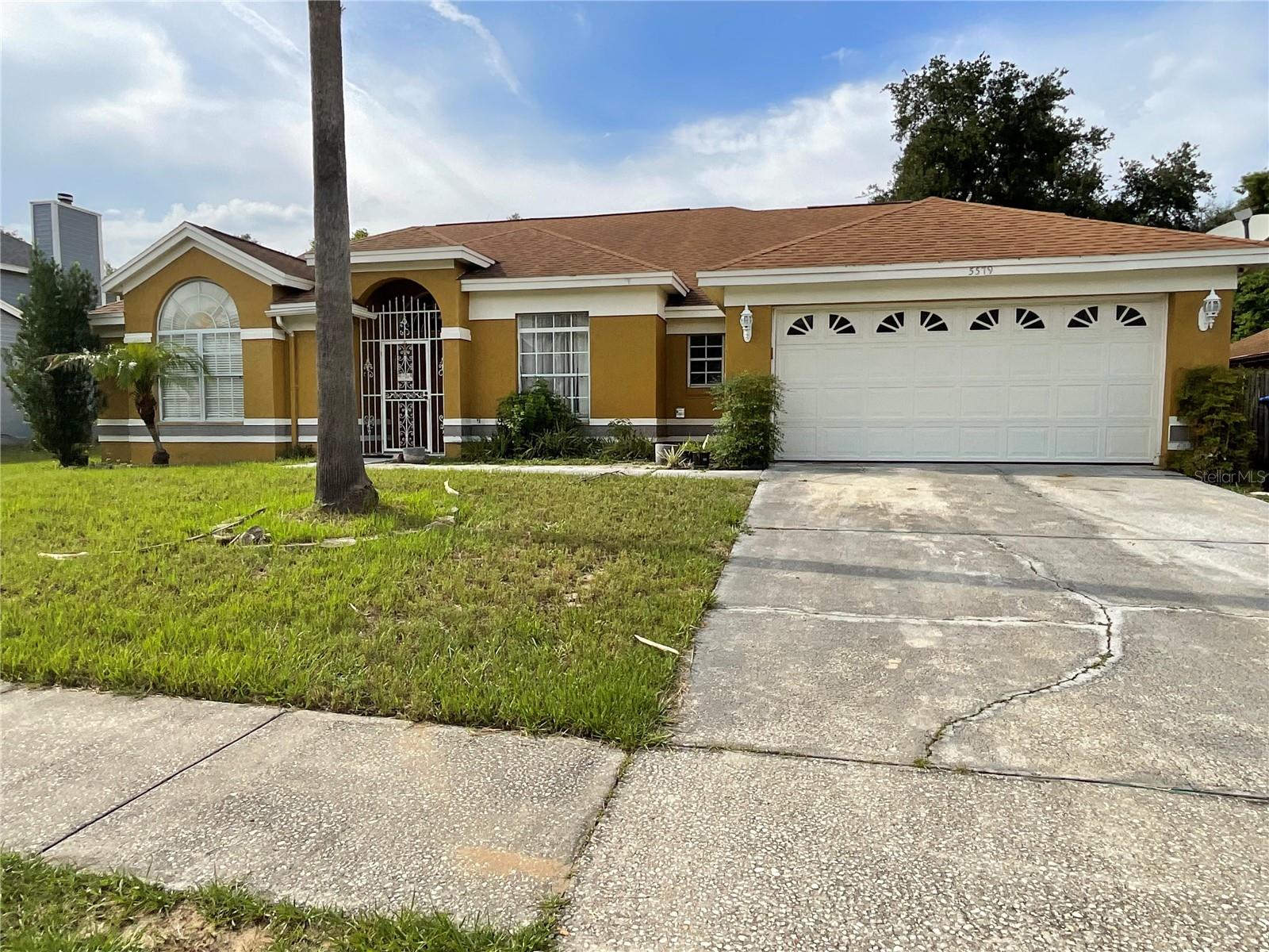 5579 RED BONE LANE