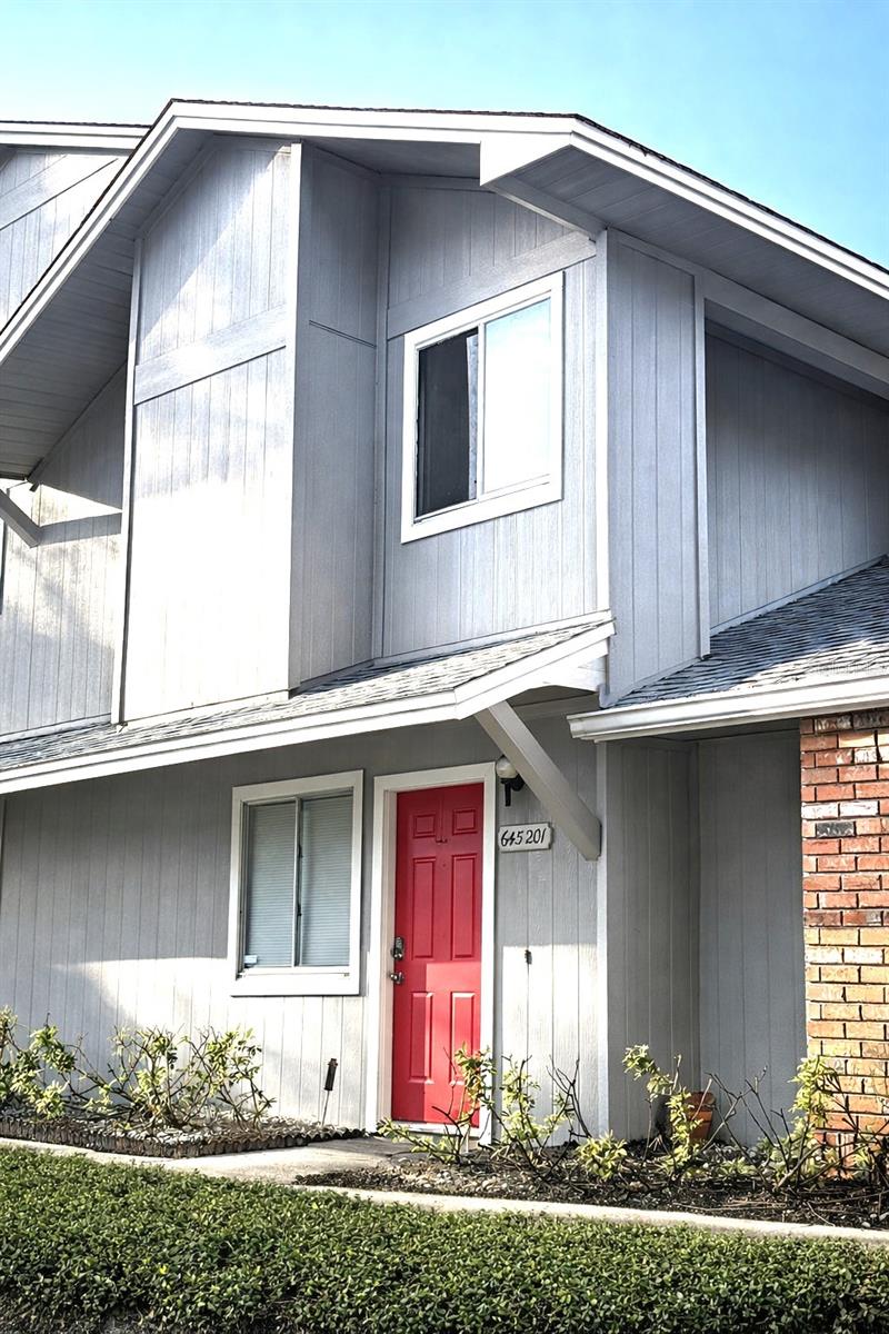 645 LAUREL OAK LANE Unit 201