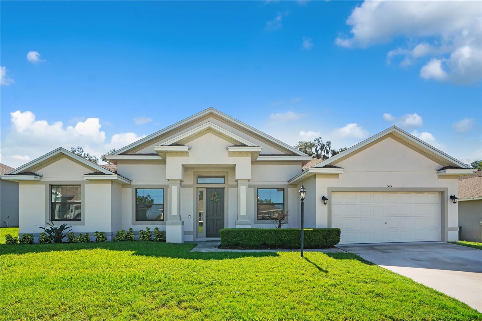 Listing photo 1 for 525 Gandhi Dr