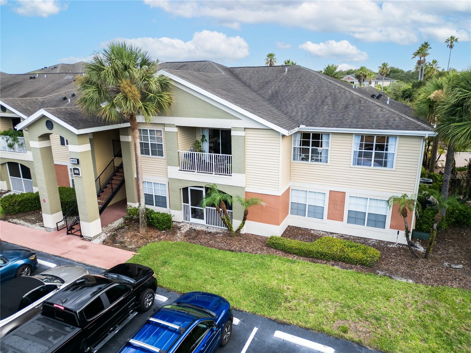 1910 SUMMER CLUB DRIVE Unit 212