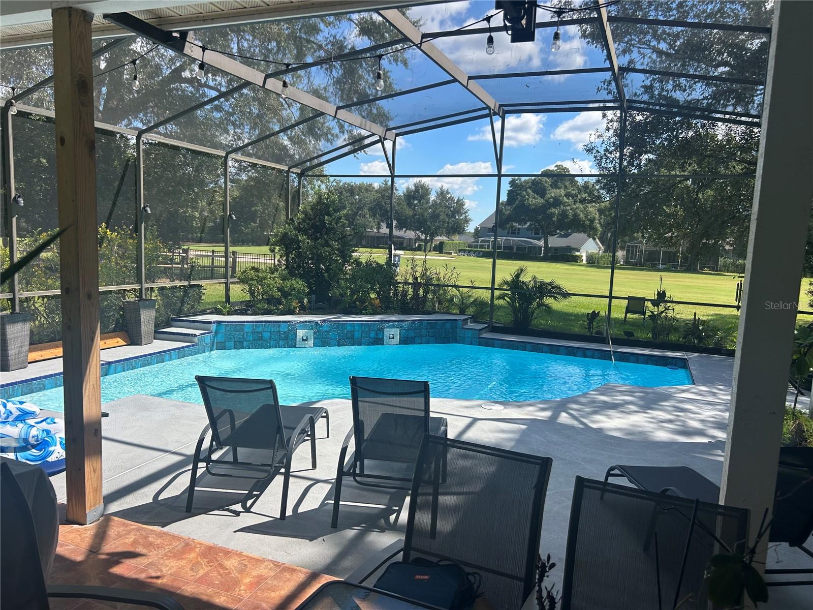 Listing photo 2 for 2435 Sweetwater Country Club Place Dr