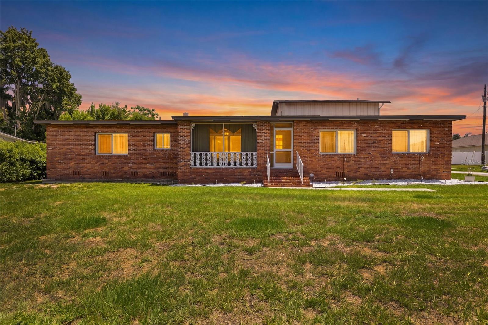 Listing photo 1 for 508 Alta Vista Dr
