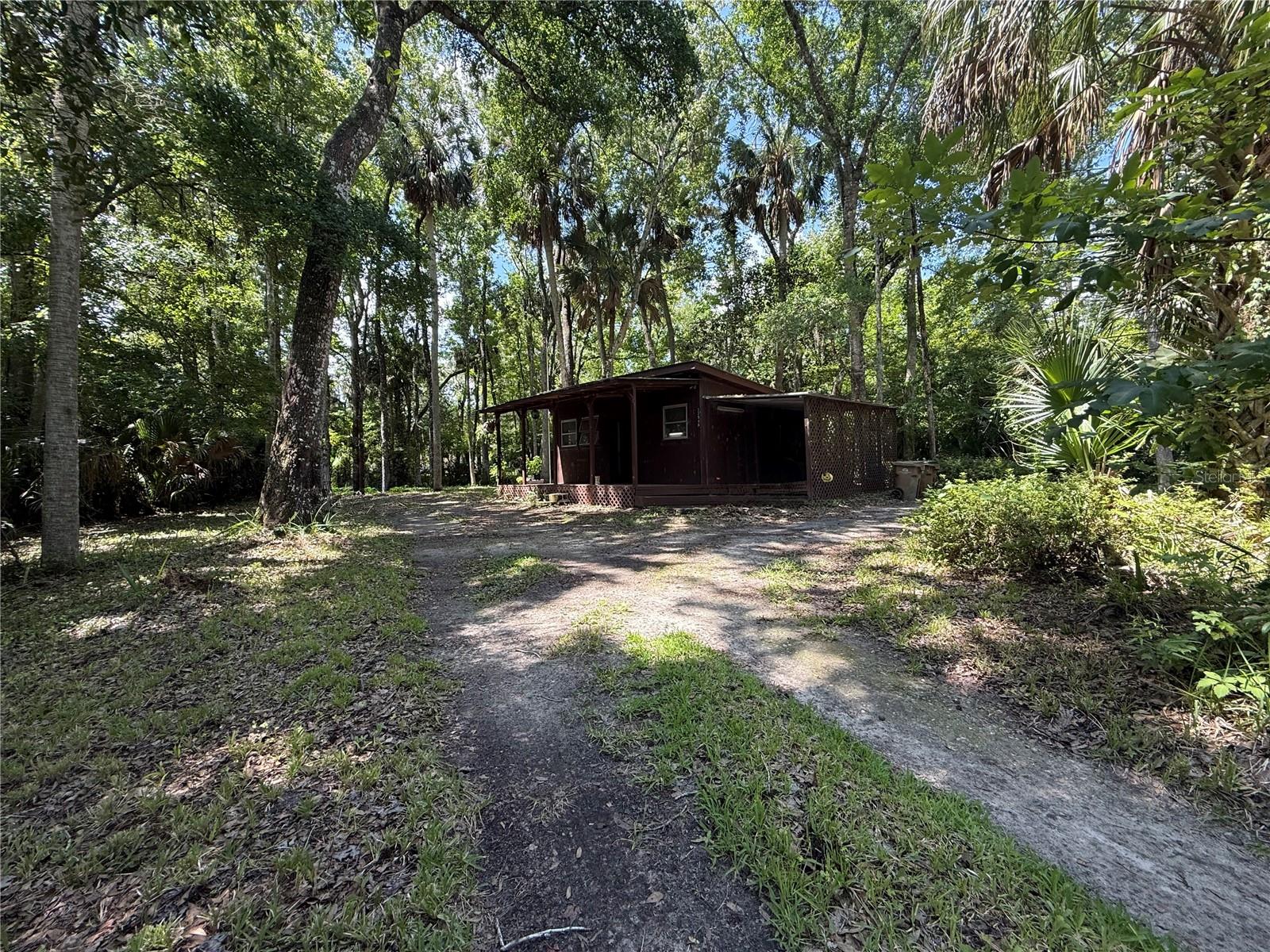 Listing photo 2 for 23946 Indigo Rd