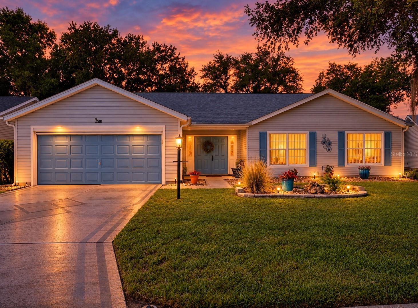 Listing photo 2 for 4438 River Ridge Dr