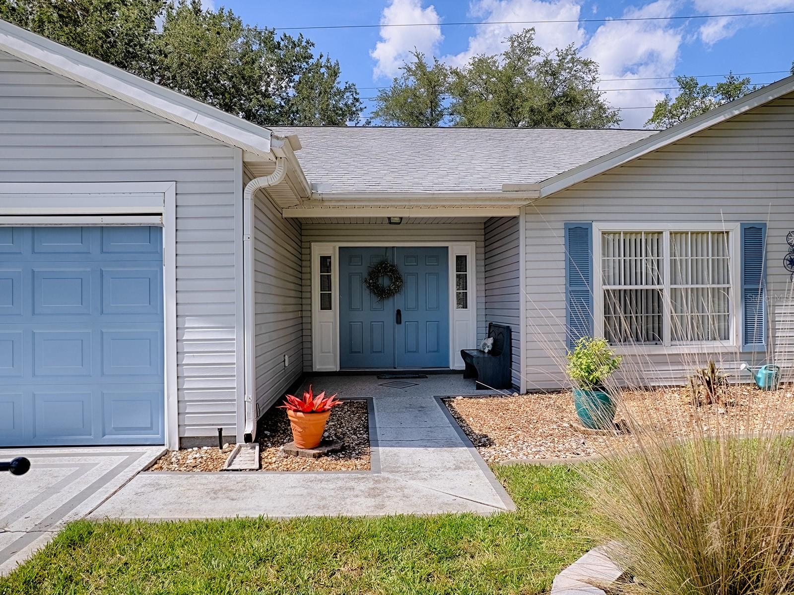 Listing photo 3 for 4438 River Ridge Dr