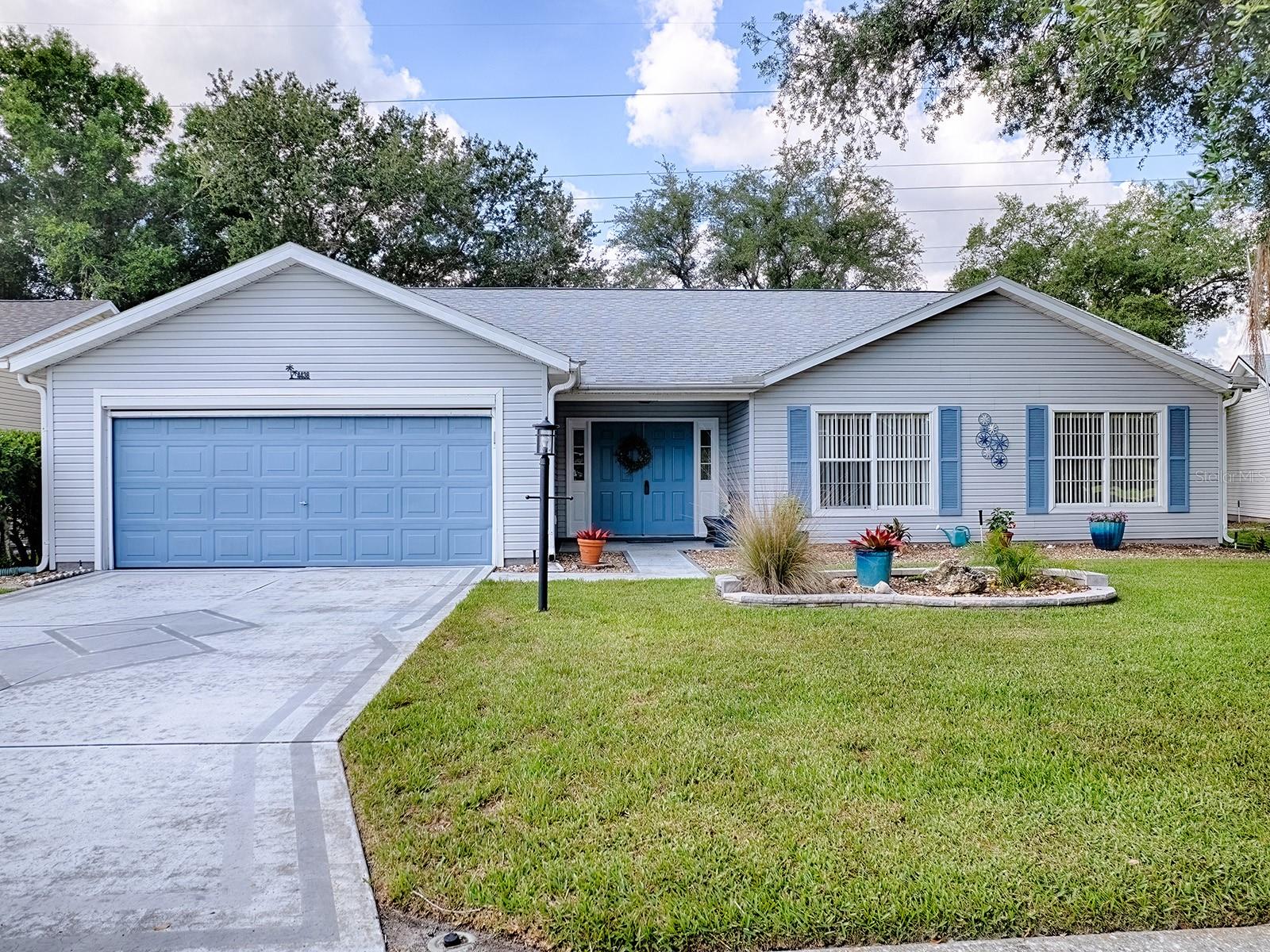 Listing photo 1 for 4438 River Ridge Dr