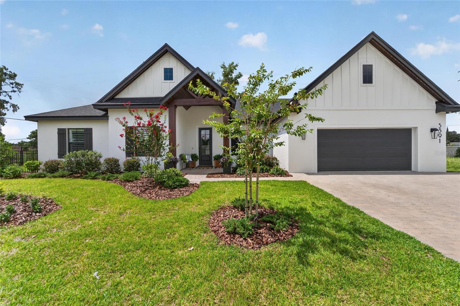 Listing photo 1 for 5391 Clubhouse Hills Ln