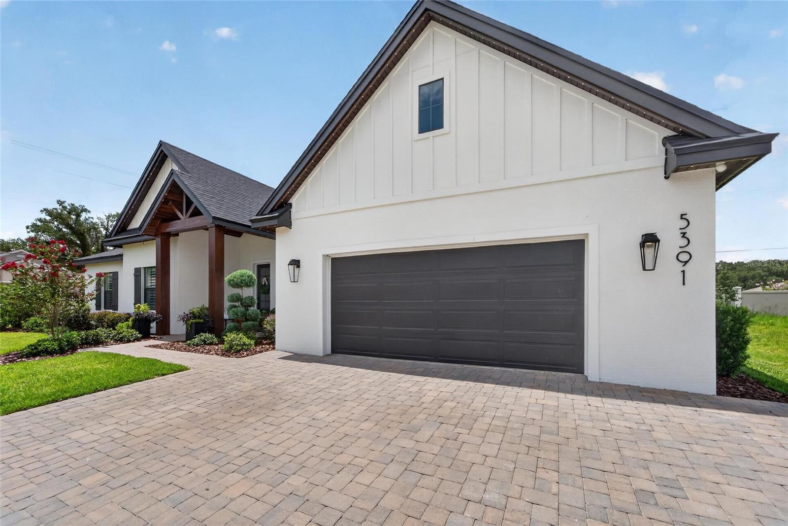 Listing photo 3 for 5391 Clubhouse Hills Ln