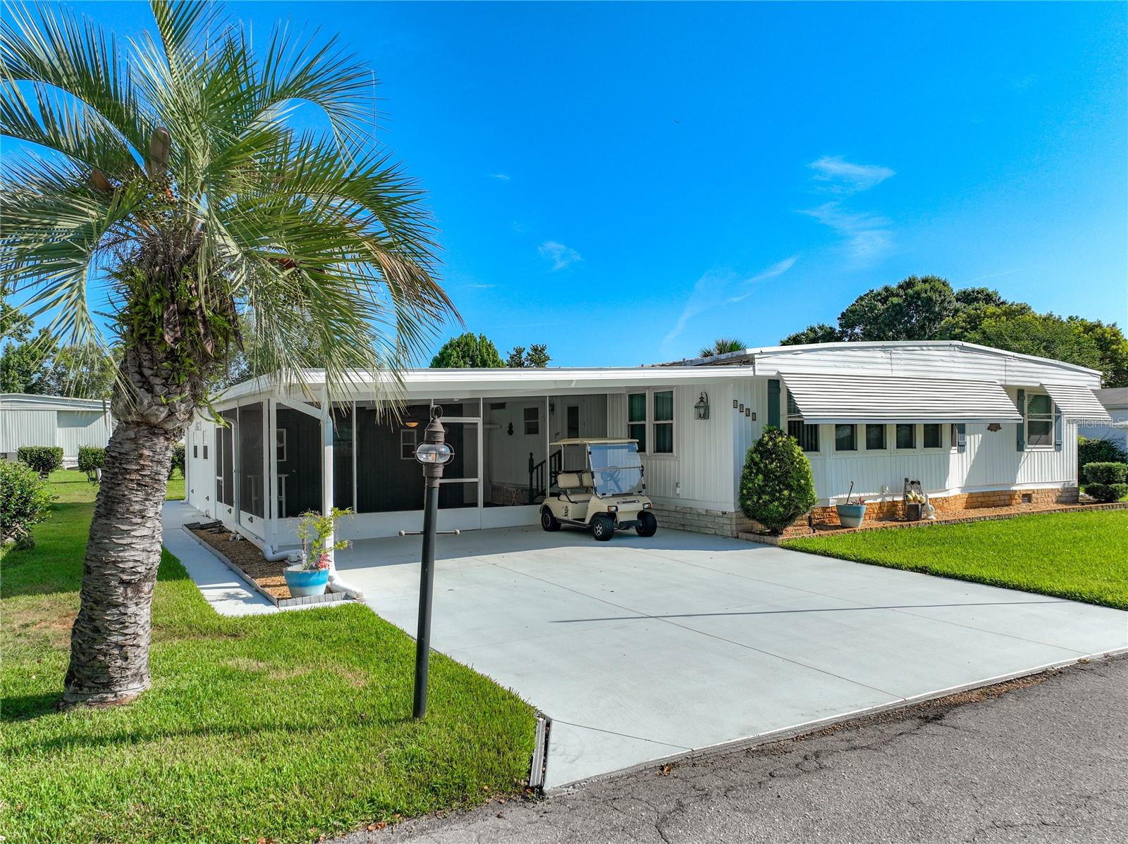 Listing photo 1 for 1925 Brookside Dr