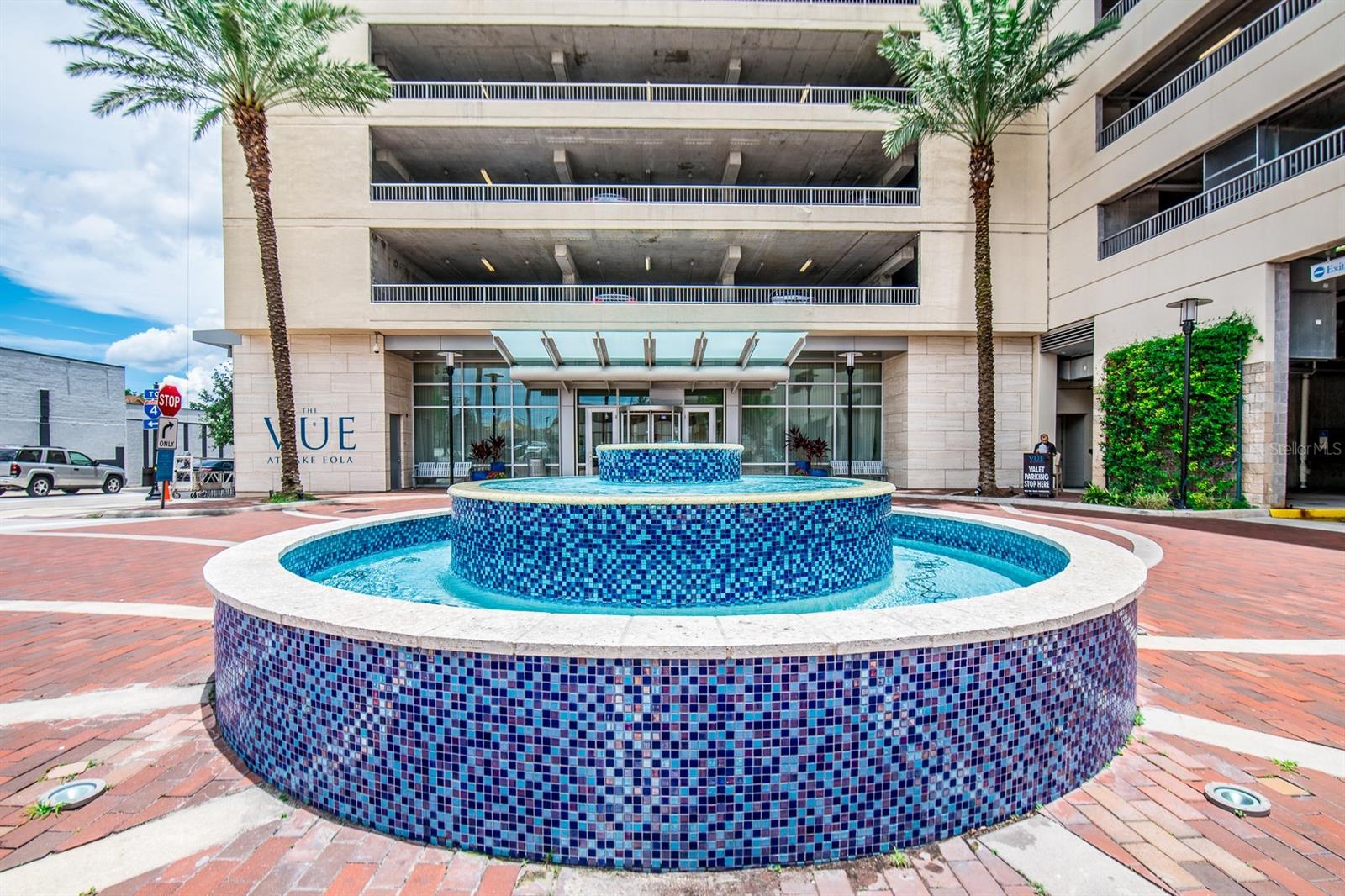 Listing photo 2 for 150 E Robinson St #1810