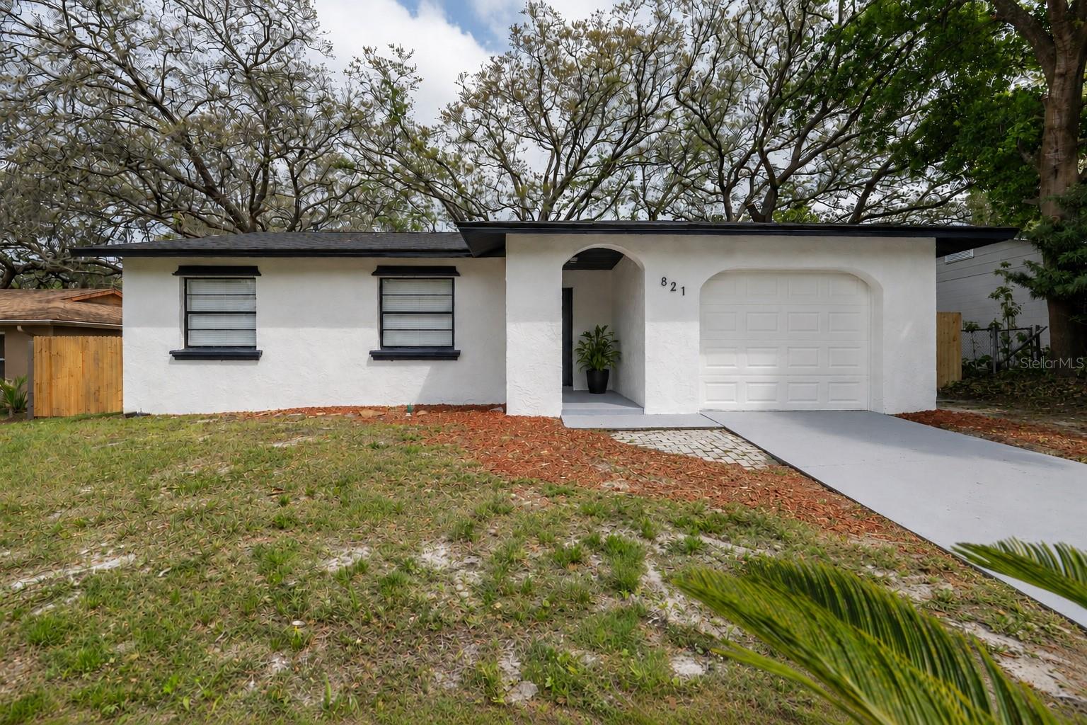 821 OSCEOLA TRAIL