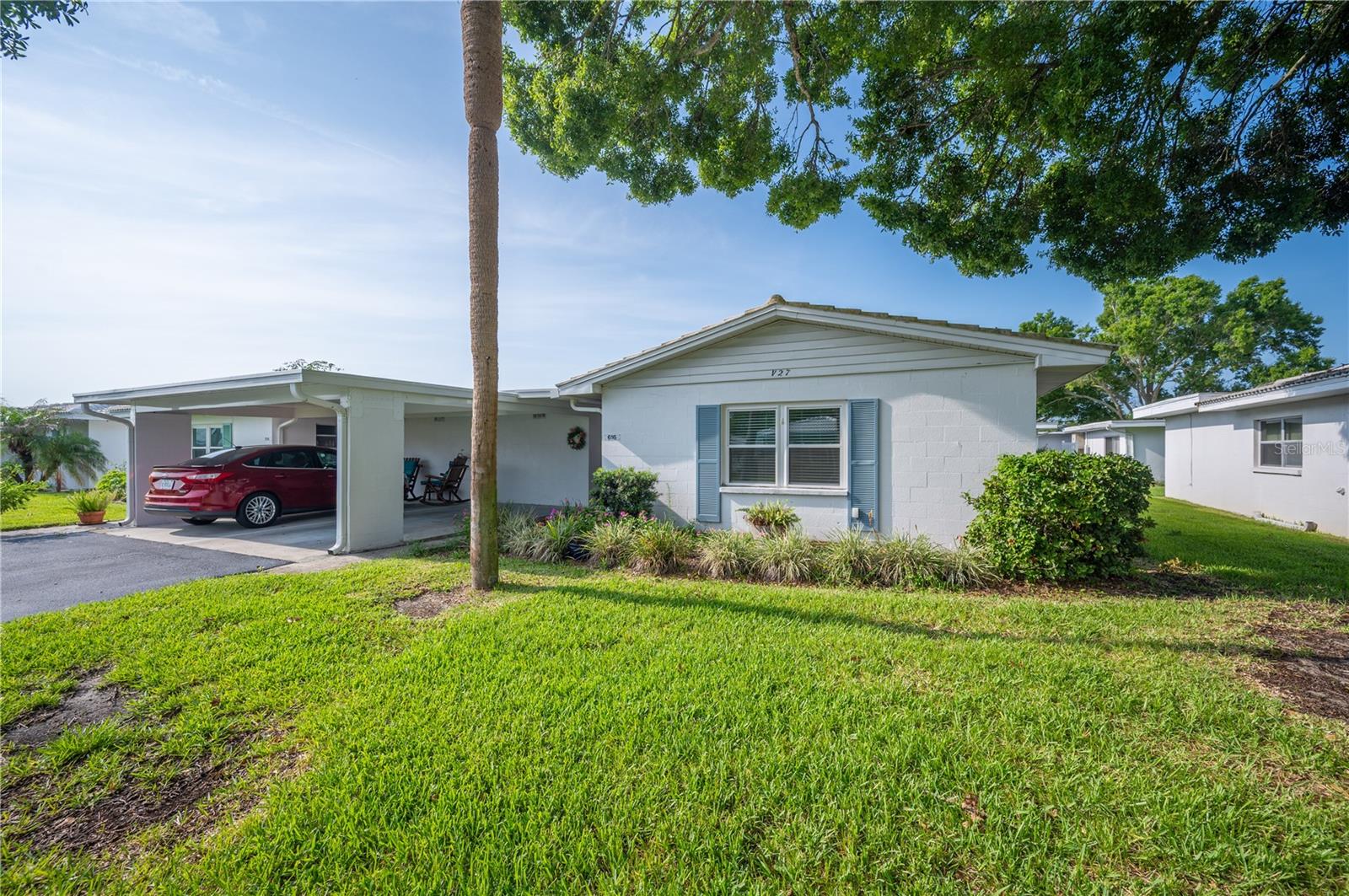 Listing photo 2 for 616 Cottage Ln #616