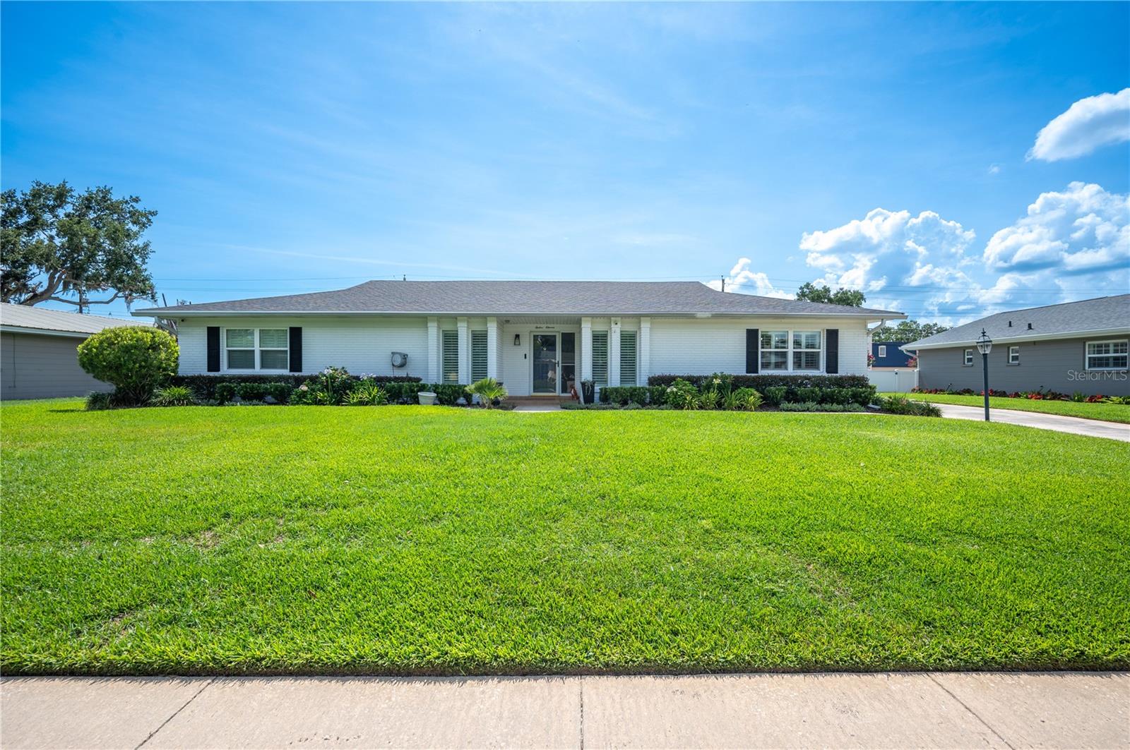 Listing photo 2 for 1211 Hunt Ave