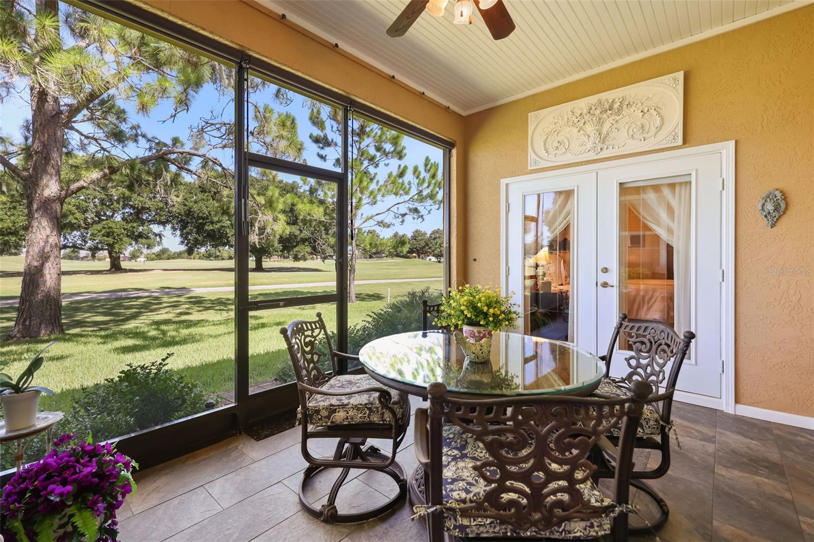 Listing photo 3 for 29925 Cypress Pointe