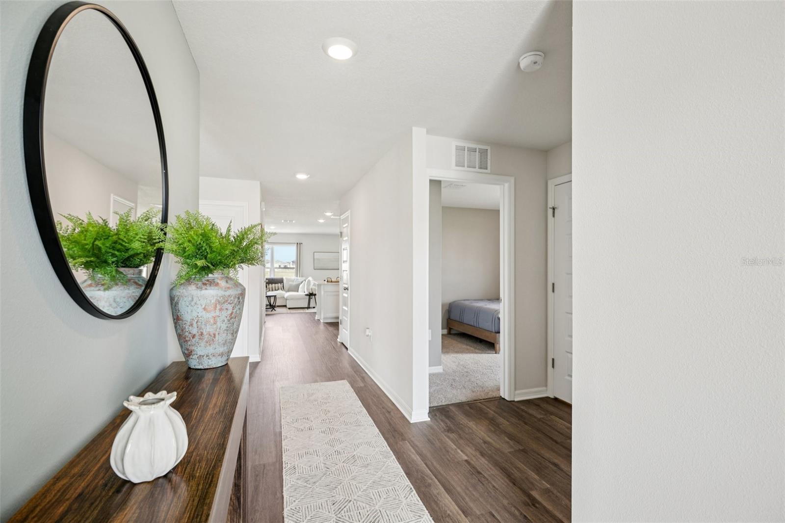 Listing photo 3 for 4410 Blackwell Ave