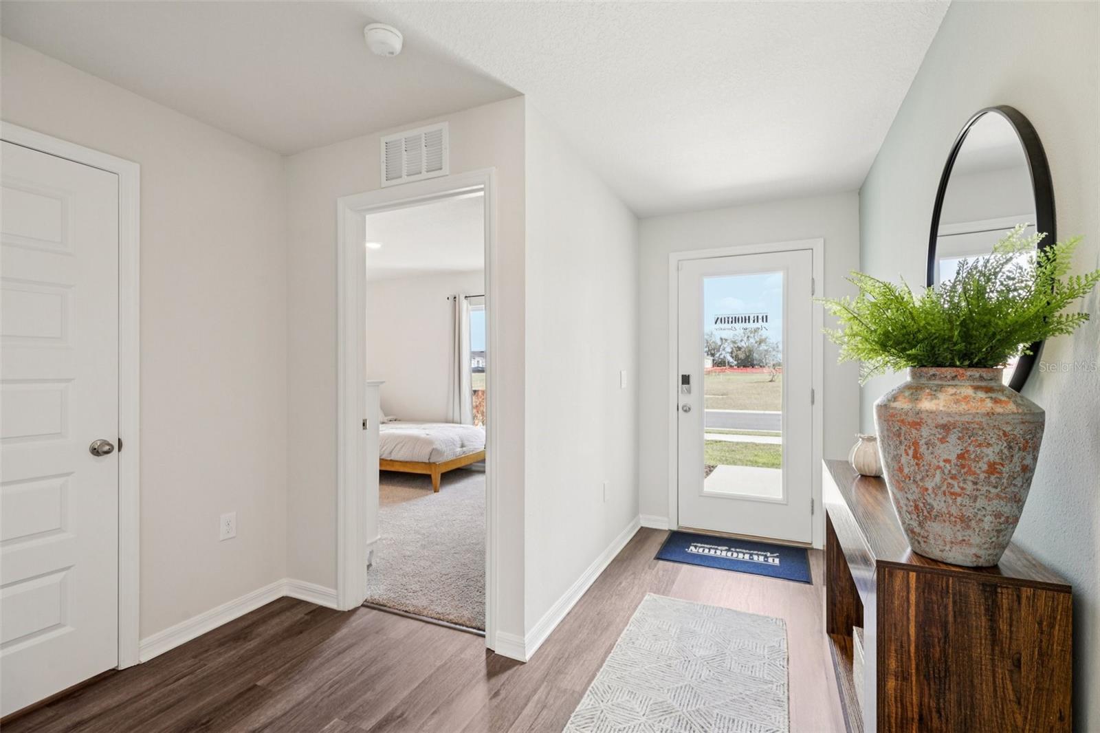 Listing photo 2 for 4410 Blackwell Ave