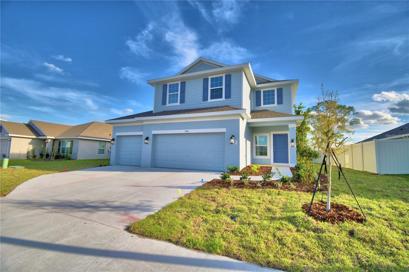 Listing photo 1 for 906 Sofia Ln