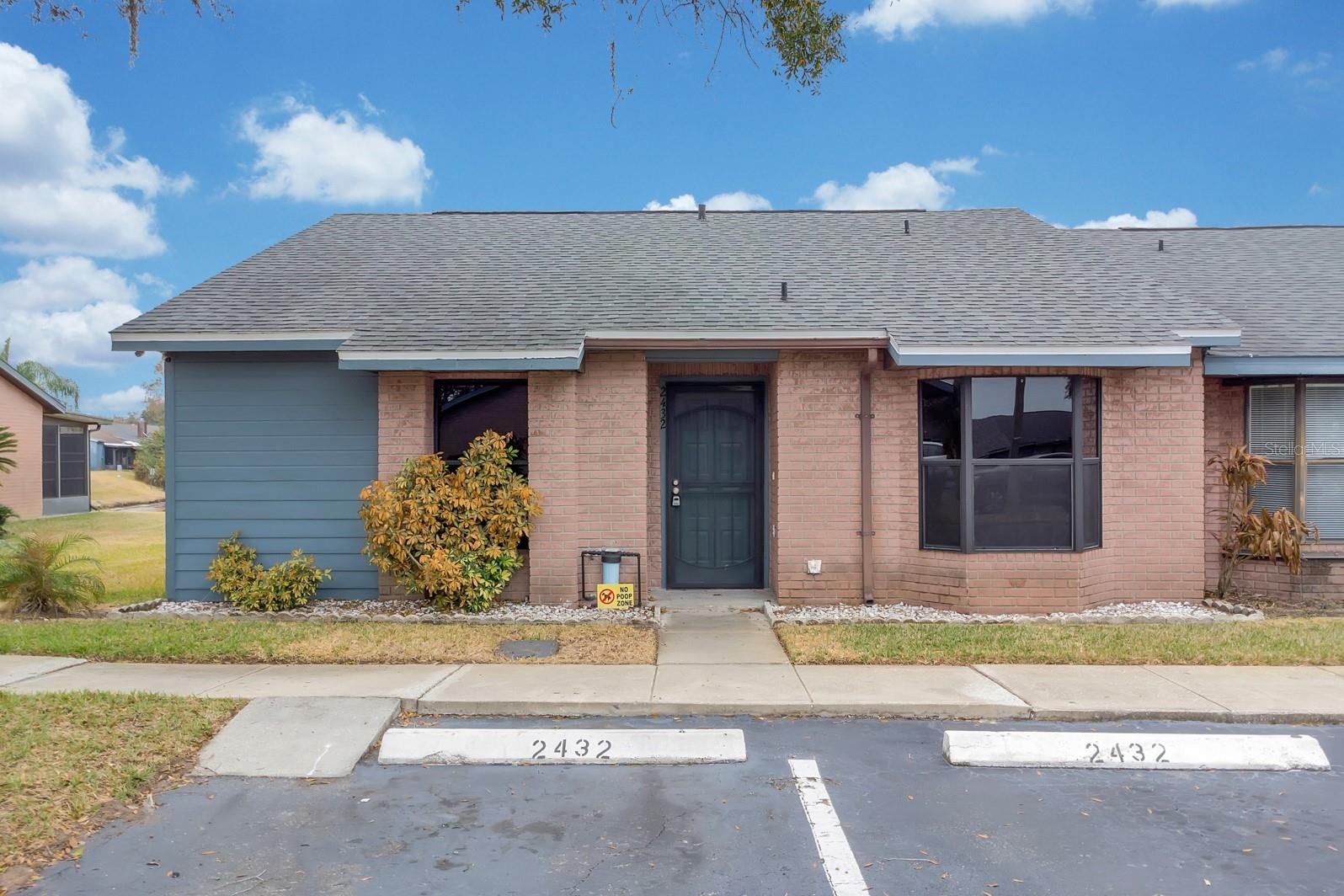 2432 KING OAK COURT