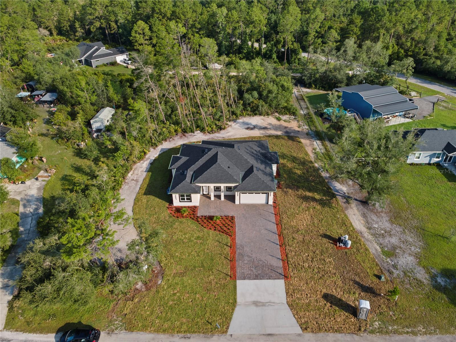 Listing photo 3 for 30643 Apricot Ave